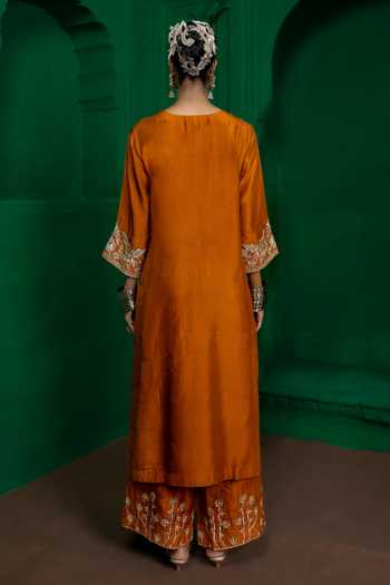 Charu Makkar Tanuja Embroidered Kurta Set