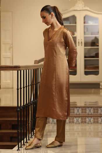 Buy_Weaver Story_Gold Chanderi Silk, Tissue V-neck Straight Fit Kurta And Pant Set _Online_at_Aza_Fashions