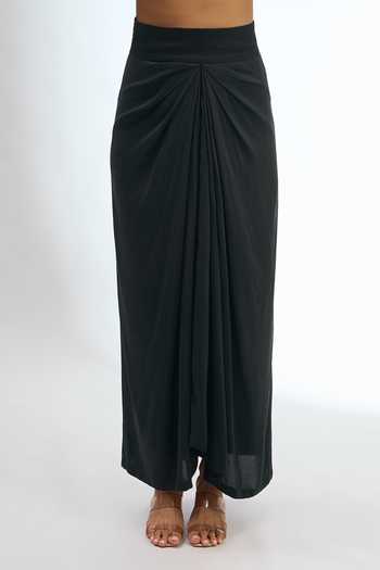 Shop Anamika Khanna Black Beads, Zari, Tassels Bandeau Neck Embroidered Corset And Skirt Set Online at Aza Fashions Shop_Anamika Khanna_Black Beads, Zari, Tassels Bandeau Neck Embroidered Corset And Skirt Set _Online_at_Aza_Fashions