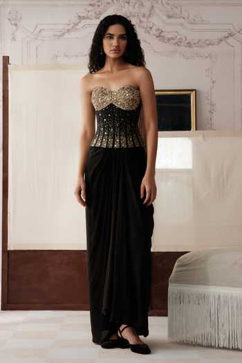 Basanti Kapde aur Koffee The Sculpted Noir Pre-Draped Saree With Embroidered Corset 