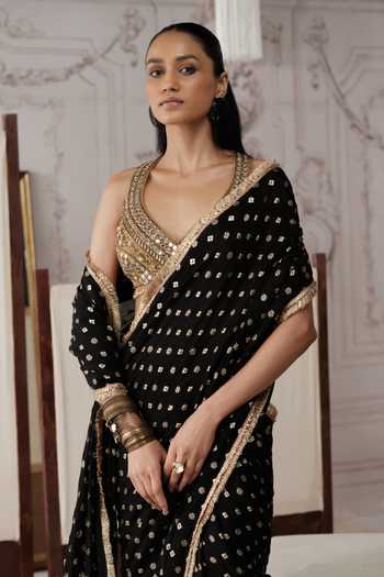 Basanti Kapde aur Koffee Black Chinon V-neck The Royal Obsidian Pre-draped Saree With Embroidered Blouse at Aza Fashions Basanti Kapde aur Koffee_Black Chinon V-neck The Royal Obsidian Pre-draped Saree With Embroidered Blouse _at_Aza_Fashions