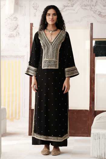Basanti Kapde aur Koffee Reyna Embroidered Kurta & Palazzo Set