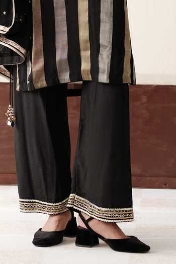 Basanti Kapde aur Koffee_Black Silk, Tissue, Georgette Notched Neck, Ethereal Ember Embroidered Kurta Set _Online_at_Aza_Fashions