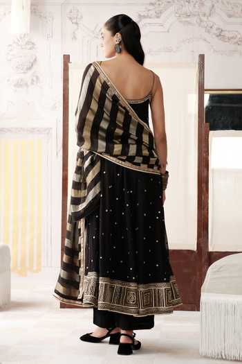 Basanti Kapde aur Koffee The Majestic Obsidian Embroidered Anarkali Set 