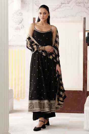 Basanti Kapde aur Koffee The Majestic Obsidian Embroidered Anarkali Set 
