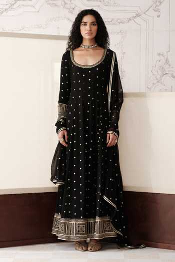Buy Basanti Kapde aur Koffee Black Viscose Georgette The Midnight Palace Sequin Work Anarkali With Dupatta Online at Aza Fashions Buy_Basanti Kapde aur Koffee_Black Viscose Georgette The Midnight Palace Sequin Work Anarkali With Dupatta _Online_at_Aza_Fashions
