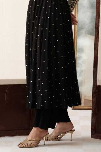 Basanti Kapde aur Koffee Black Viscose Georgette V-neck The Legacy Embroidered Anarkali Set Online at Aza Fashions Basanti Kapde aur Koffee_Black Viscose Georgette V-neck The Legacy Embroidered Anarkali Set _Online_at_Aza_Fashions