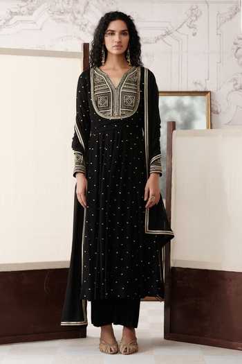 Basanti Kapde aur Koffee The Legacy Embroidered Anarkali Set 