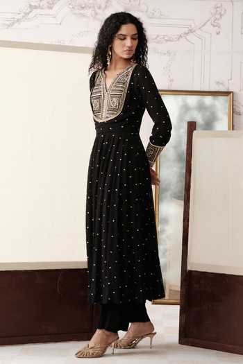 Shop Basanti Kapde aur Koffee Black Viscose Georgette V-neck The Legacy Embroidered Anarkali Set Online at Aza Fashions Shop_Basanti Kapde aur Koffee_Black Viscose Georgette V-neck The Legacy Embroidered Anarkali Set _Online_at_Aza_Fashions