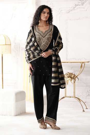 Basanti Kapde aur Koffee The Golden Hour Embroidered Kurta Set