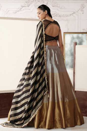 Basanti Kapde aur Koffee The Royal Black Ombre Lehenga Set 