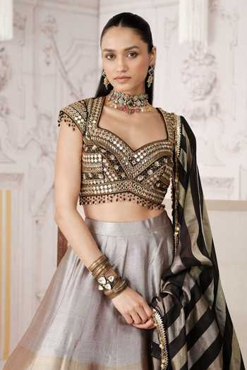 Shop Basanti Kapde aur Koffee Gold Tissue Sweetheart Neck The Royal Black Ombre Lehenga Set Online at Aza Fashions Shop_Basanti Kapde aur Koffee_Gold Tissue Sweetheart Neck The Royal Black Ombre Lehenga Set _Online_at_Aza_Fashions