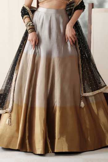 Basanti Kapde aur Koffee Gold Tissue Sweetheart Neck The Royal Ombre Lehenga Set at Aza Fashions Basanti Kapde aur Koffee_Gold Tissue Sweetheart Neck The Royal Ombre Lehenga Set _at_Aza_Fashions