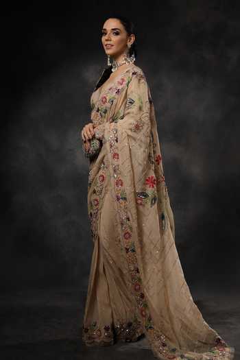 Miku Kumar_Beige Organza Sweetheart Neck Veda Pre-draped Saree With Embroidered Blouse _Online_at_Aza_Fashions