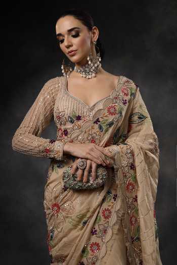 Miku Kumar_Beige Organza Sweetheart Neck Veda Pre-draped Saree With Embroidered Blouse _at_Aza_Fashions