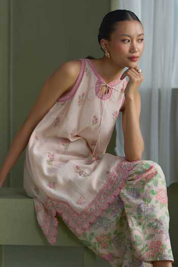 Buy_Summer By Priyanka Gupta_Pink Chanderi Round Neck Alice Embroidered Kurta And Pant Set _Online_at_Aza_Fashions