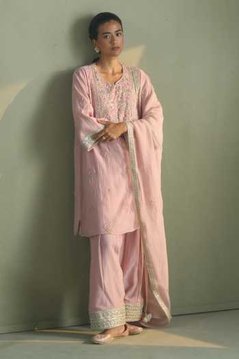 Buy_Summer By Priyanka Gupta_Pink Chanderi Round Neck Alice Dori Embroidered Kurta Set _Online_at_Aza_Fashions