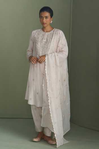 Summer By Priyanka Gupta_Pink Chanderi Round Neck Clara Dori Embroidered Kurta Set _Online_at_Aza_Fashions