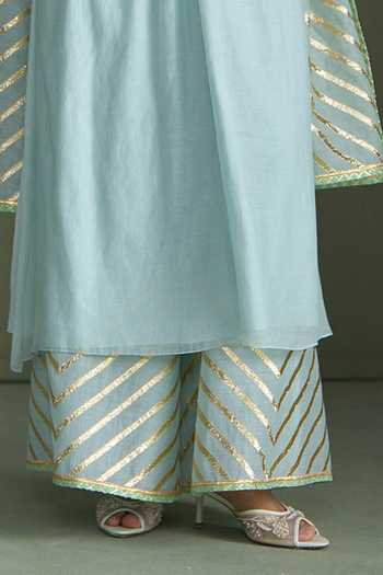 Summer By Priyanka Gupta_Blue Chanderi Split V-neck, Yes Freya Yoke Embroidered Kurta Set _Online_at_Aza_Fashions