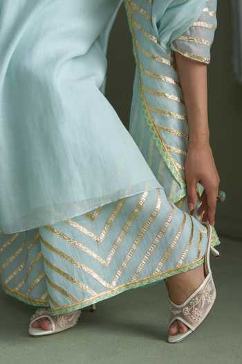 Shop_Summer By Priyanka Gupta_Blue Chanderi Split V-neck, Yes Freya Yoke Embroidered Kurta Set _Online_at_Aza_Fashions