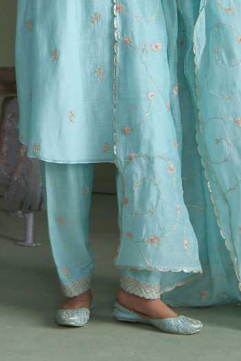 Summer By Priyanka Gupta_Blue Chanderi Round Neck, Yes Clara Dori Embroidered Kurta Pant Set _Online_at_Aza_Fashions