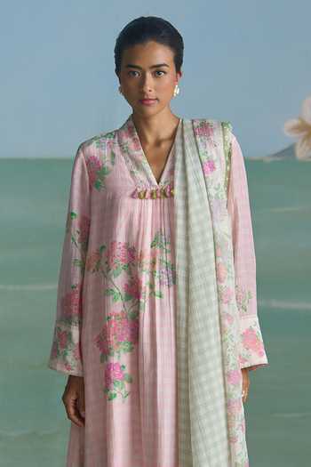 Buy_Summer By Priyanka Gupta_Pink Chanderi V-neck, Yes Lucy Floral Print Kurta Set _Online_at_Aza_Fashions