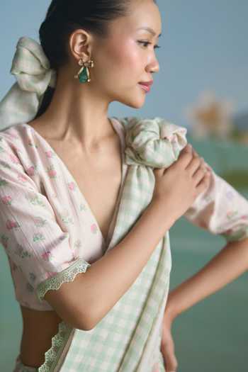 Buy_Summer By Priyanka Gupta_Green Chanderi V-neck Lucy Printed Saree With Blouse _Online_at_Aza_Fashions