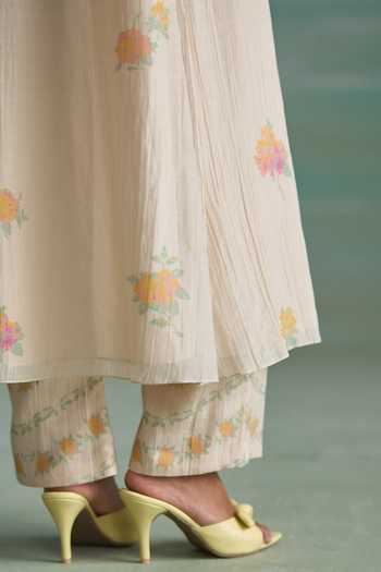 Summer By Priyanka Gupta_Yellow Chanderi Keyhole Neck Elsie Printed Kurta Set _Online_at_Aza_Fashions