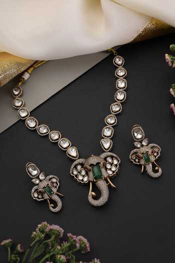 Buy_Swabhimann_Emerald Green And Polki Studded Pendant Necklace Set _Online_at_Aza_Fashions