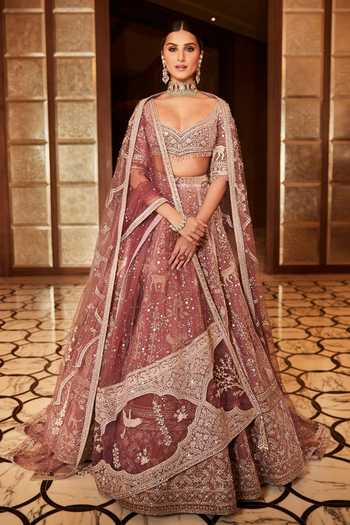 MATSYA Pink Velvet Sweetheart Neck The French Rose Tales Of Masai Bridal Lehenga Set at Aza Fashions MATSYA_Pink Velvet Sweetheart Neck The French Rose Tales Of Masai Bridal Lehenga Set _at_Aza_Fashions