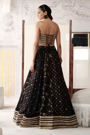 Basanti Kapde aur Koffee Midnight Alchemy Floral Motif Lehenga Set 