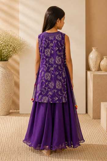 LA Dee DA Valli Zari Embroidered Kurta & Lehenga Set 