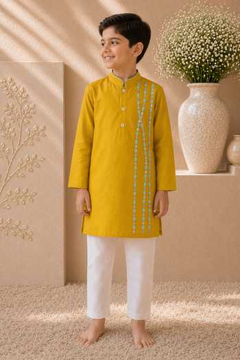 LA Dee DA Confetti Embroidered Kurta Set 