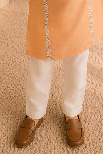 LA Dee DA Peach Silk, Bemberg Solis Embroidered Kurta Set Online at Aza Fashions LA Dee DA_Peach Silk, Bemberg Solis Embroidered Kurta Set _Online_at_Aza_Fashions