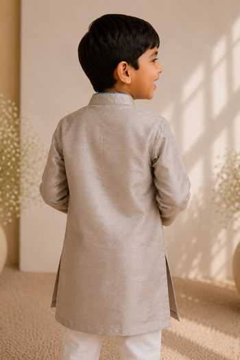LA Dee DA Vespa Embroidered Kurta Set 