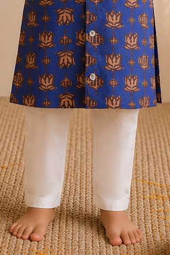 LA Dee DA Blue Cotton, Muslin Printed Kurta Set Online at Aza Fashions LA Dee DA_Blue Cotton, Muslin Printed Kurta Set _Online_at_Aza_Fashions