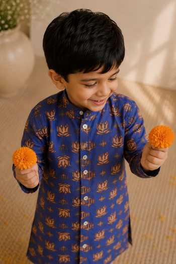 Buy LA Dee DA Blue Cotton, Muslin Printed Kurta Set Online at Aza Fashions Buy_LA Dee DA_Blue Cotton, Muslin Printed Kurta Set _Online_at_Aza_Fashions