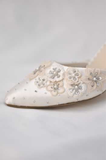 Around Always Off White Bliss Floral Applique Work Heels Online at Aza Fashions Around Always_Off White Bliss Floral Applique Work Heels _Online_at_Aza_Fashions
