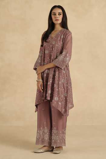 Shop_Begum_Mauve Crepe, Silk V-neck Polki Kurta Set _Online_at_Aza_Fashions