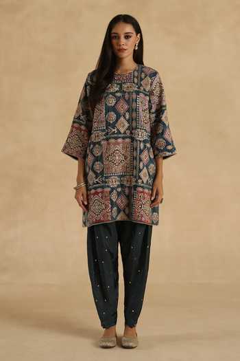 Buy Begum Blue Silk Mandarin Collar Manik Kurta And Pant Set Online at Aza Fashions Buy_Begum_Blue Silk Mandarin Collar Manik Kurta And Pant Set _Online_at_Aza_Fashions