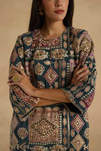 Buy_Begum_Blue Silk Mandarin Collar Manik Kurta And Pant Set 