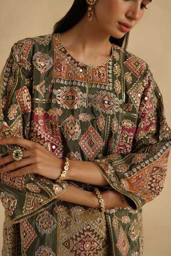 Shop_Begum_Cream Silk Mandarin Collar Manik Kurta And Pant Set _Online_at_Aza_Fashions