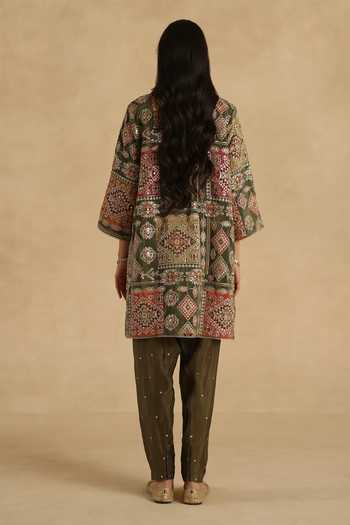 Begum Manik Kurta & Pant Set 