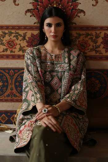 Begum_Cream Silk Mandarin Collar Manik Kurta And Pant Set _at_Aza_Fashions