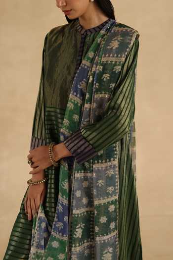 Shop Begum Green Silk, Tissue, Organza Mandarin Collar, Yes Aalam Kurta Pant Set Shop_Begum_Green Silk, Tissue, Organza Mandarin Collar, Yes Aalam Kurta Pant Set