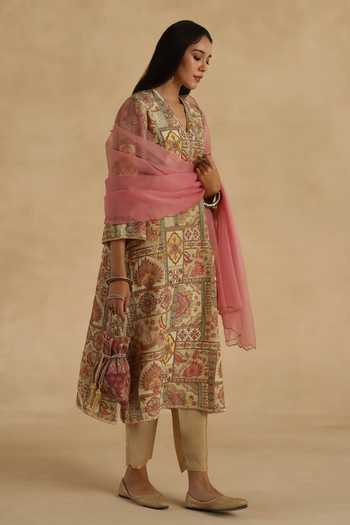 Buy_Begum_Ivory Silk, Organza V-neck, Yes Tarini Kurta Pant Set _Online_at_Aza_Fashions