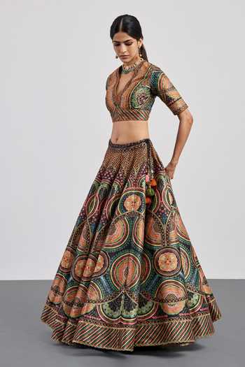 RI.Ritu Kumar Black Polyester, Dupion, Net V-neck Geometric Print Lehenga Set Online at Aza Fashions RI.Ritu Kumar_Black Polyester, Dupion, Net V-neck Geometric Print Lehenga Set _Online_at_Aza_Fashions
