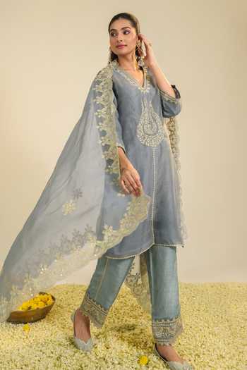 Shop Roohbyridhimaa Blue Organza V-neck Mist Janki Scalloped Kurta Set Shop_Roohbyridhimaa_Blue Organza V-neck Mist Janki Scalloped Kurta Set