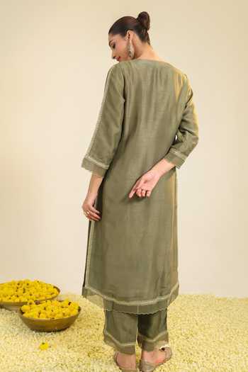 Roohbyridhimaa Sage Green Mughal Embroidered Kurta Set 