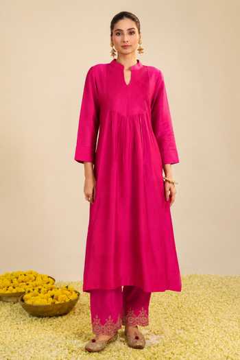 Roohbyridhimaa Pink Silk, Organza, Viscose Mandarin Gumaan Kurta Set With Embroidered Dupatta Online at Aza Fashions Roohbyridhimaa_Pink Silk, Organza, Viscose Mandarin Gumaan Kurta Set With Embroidered Dupatta _Online_at_Aza_Fashions